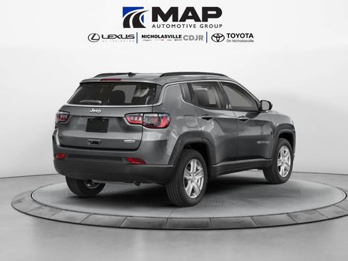 Used 2022 Jeep Compass Latitude w/ Convenience Group image 2