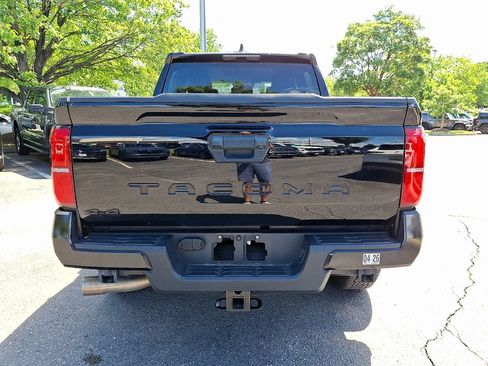 Used 2024 Toyota Tacoma 4x4 Double Cab image 5