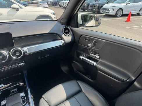 Used 2020 Mercedes-Benz GLB 250 4MATIC image 15