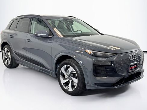 Used 2025 Audi Q6 e-tron Premium Plus image 3