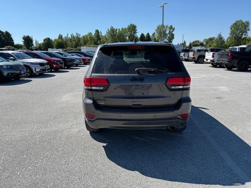 Used 2019 Jeep Grand Cherokee Altitude AWD/4WD image 4