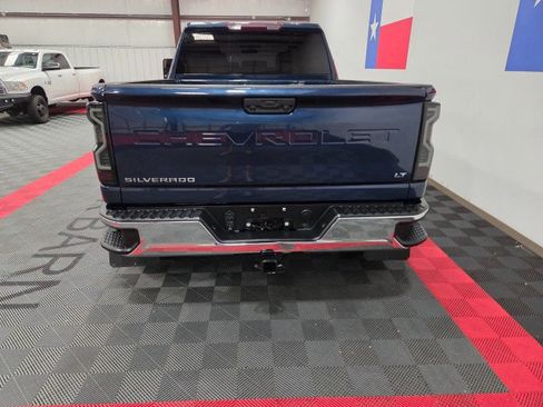 Used 2022 Chevrolet Silverado 2500 LT w/ Convenience Package image 13
