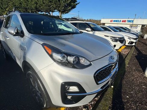 Used 2022 Kia Sportage EX w/ EX Technology Package image 3