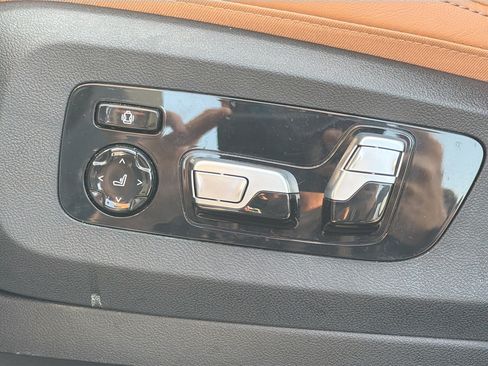 Used 2025 BMW X6 M60i AWD/4WD image 25