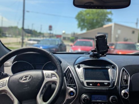 Used 2013 Hyundai Tucson Limited w/ Premium Pkg AWD/4WD image 18