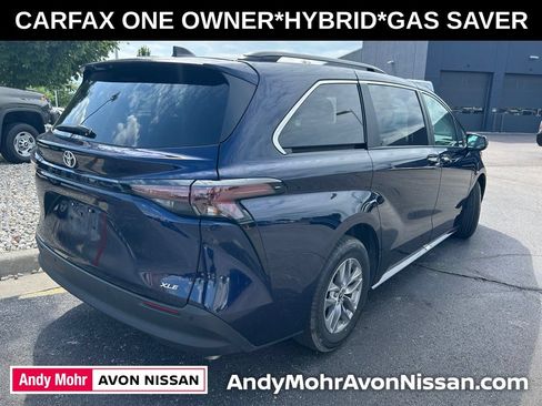 Used 2026 Toyota Sienna XLE FWD image 3