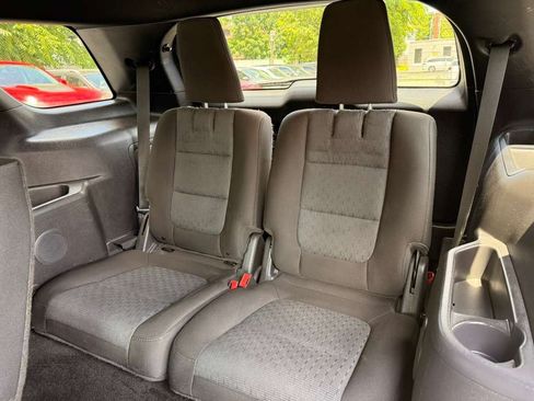Used 2016 Ford Explorer XLT AWD/4WD image 27