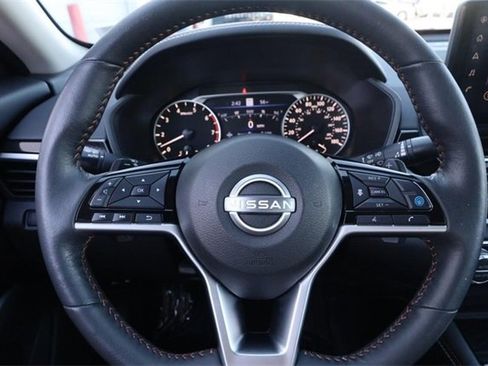 Certified 2024 Nissan Altima 2.0 SR image 11