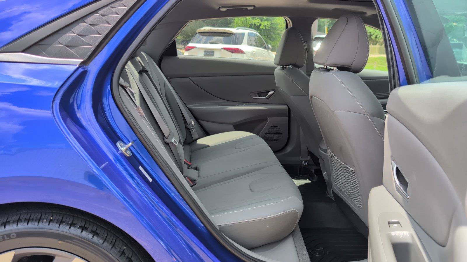 Used 2025 Hyundai Elantra SEL FWD image 19