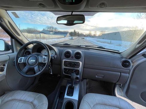 Used 2003 Jeep Liberty Limited image 28