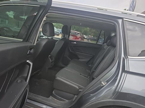 Used 2023 Volkswagen Tiguan SE w/ Panoramic Sunroof Package AWD/4WD image 18