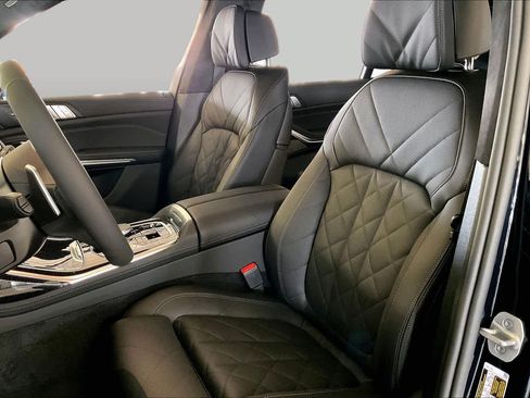 New 2027 BMW X7 xDrive40i w/ M Sport Package AWD/4WD image 8