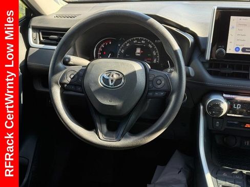 Used 2025 Toyota RAV4 XLE FWD image 15