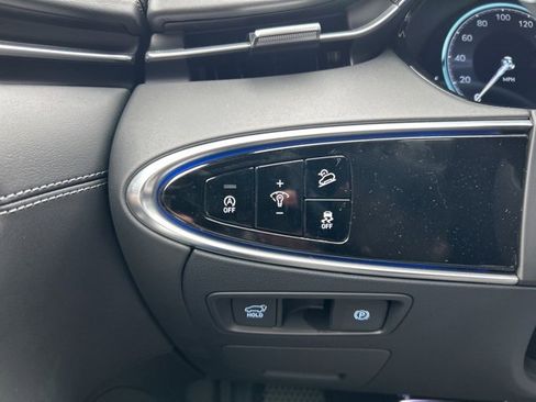 Used 2025 Genesis GV70 3.5T Sport w/ Sport Prestige Package image 31