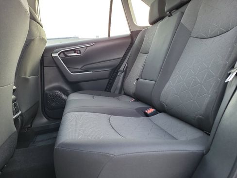 Used 2022 Toyota RAV4 XLE image 13