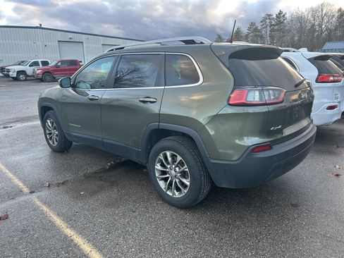 Used 2019 Jeep Cherokee Latitude Plus w/ Cold Weather Group image 5