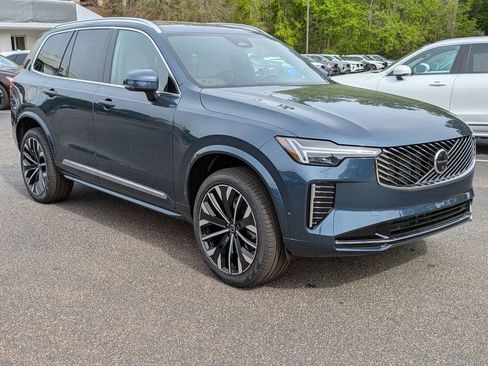 Certified 2026 Volvo XC90 B6 Plus w/ Protection Package Premier AWD/4WD image 8