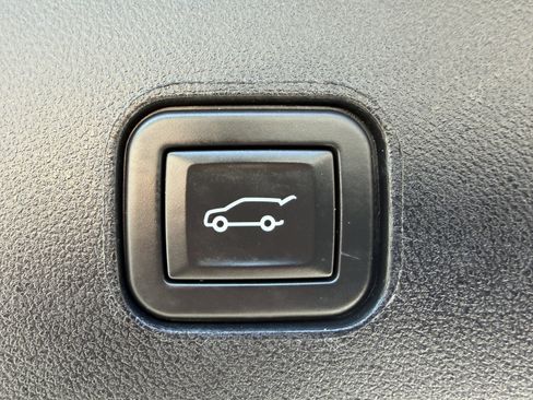 Used 2024 Cadillac Lyriq Sport AWD/4WD image 18