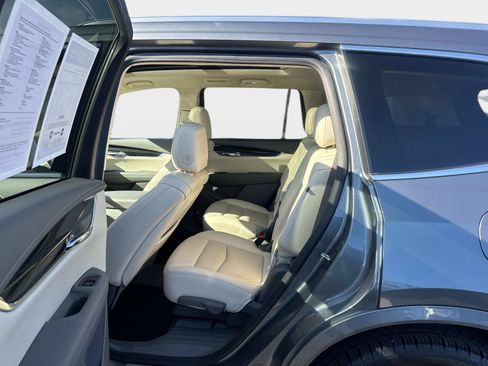 Used 2021 Cadillac XT6 Premium Luxury image 21