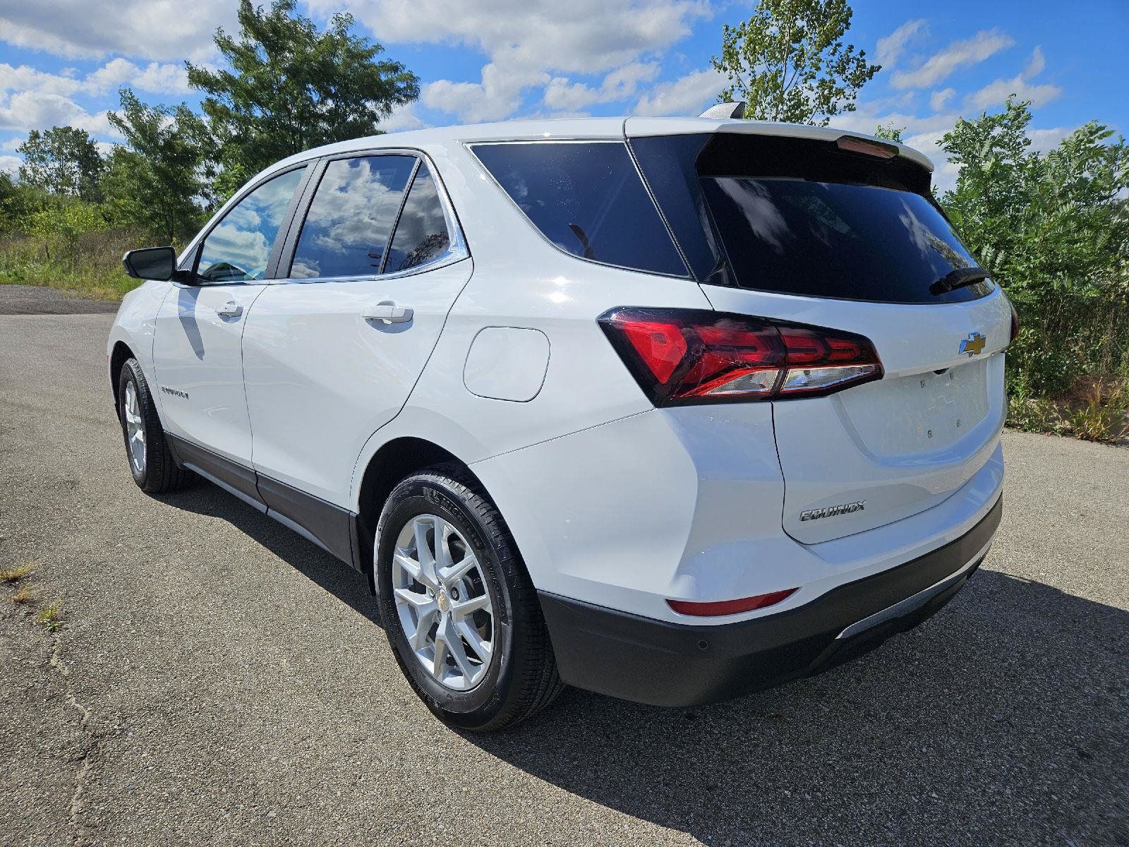 Used 2024 Chevrolet Equinox LT FWD image 5