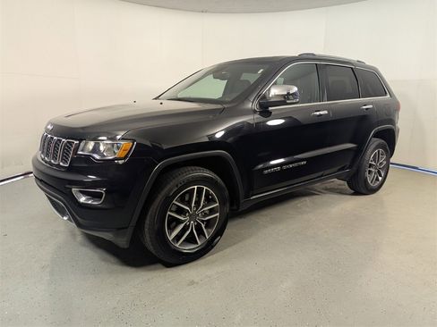 Used 2021 Jeep Grand Cherokee Limited w/ Luxury Group II image 3