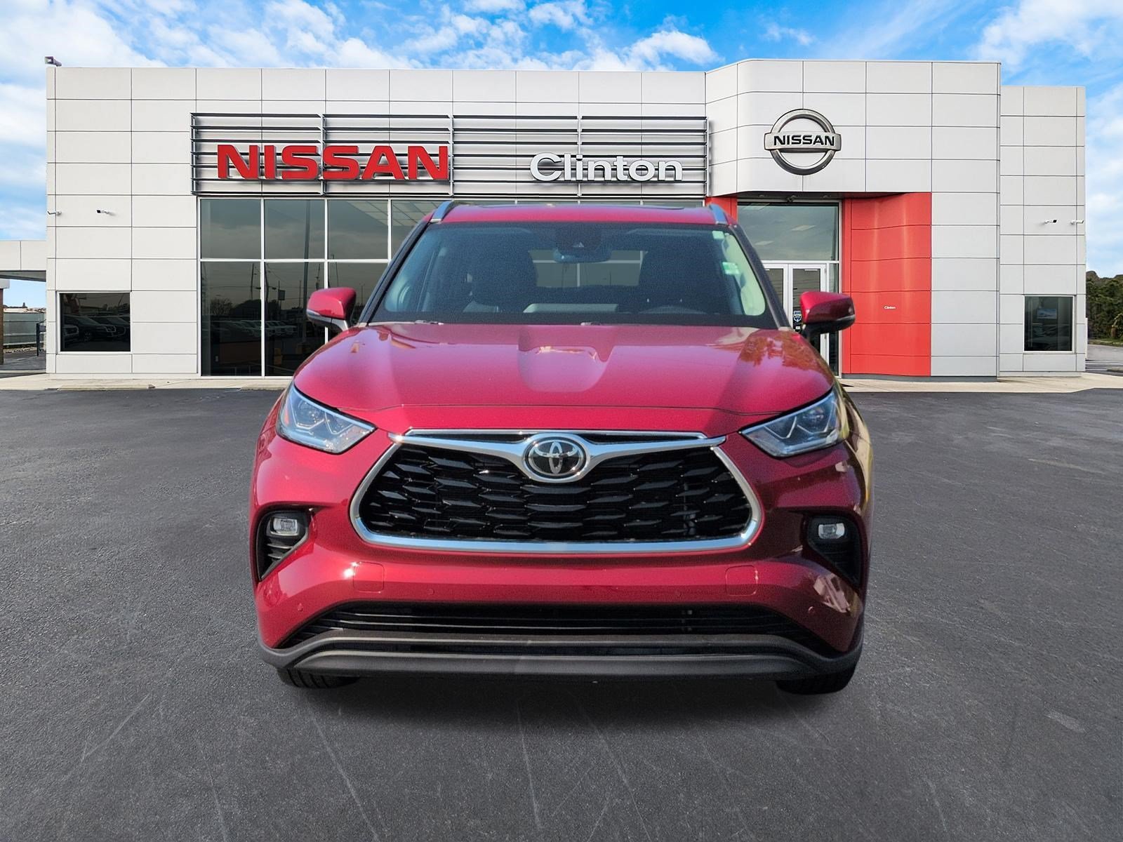 Used 2023 Toyota Highlander Limited FWD image 8