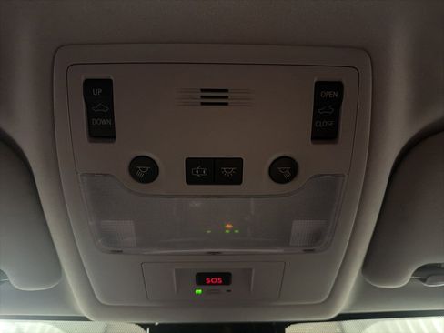 Used 2017 Lexus IS 200t image 12