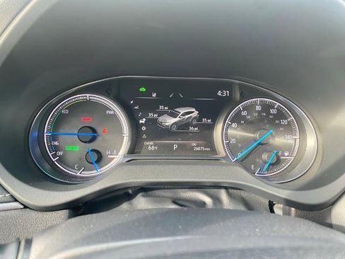 Used 2023 Toyota Venza Nightshade image 19