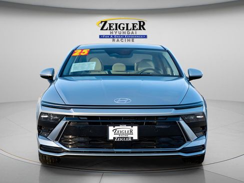Certified 2025 Hyundai Sonata SEL FWD image 2
