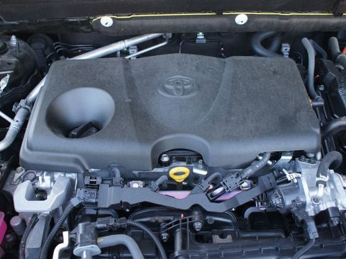 Used 2024 Toyota Venza Nightshade image 28