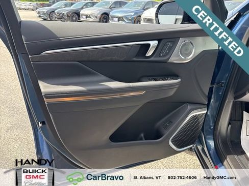 Certified 2026 Buick Enclave Avenir w/ Super Cruise Package AWD/4WD image 16