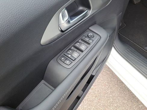 New 2026 Chrysler Pacifica Select FWD image 17