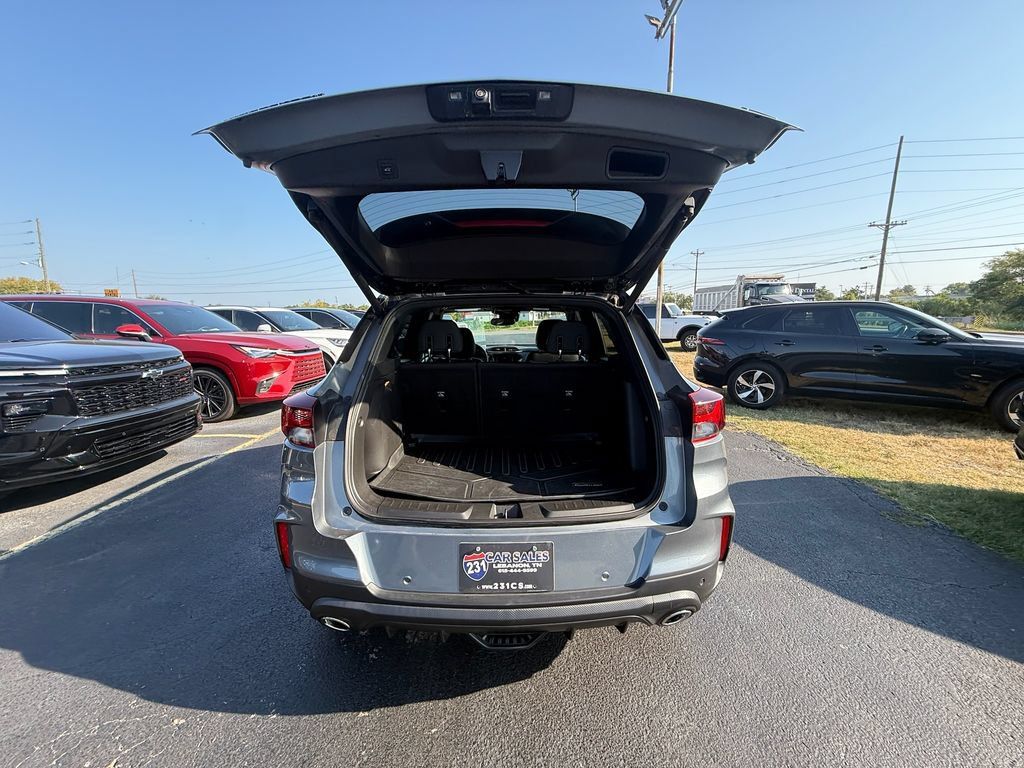 Used 2021 Chevrolet TrailBlazer RS w/ Sun and Liftgate Package FWD image 5