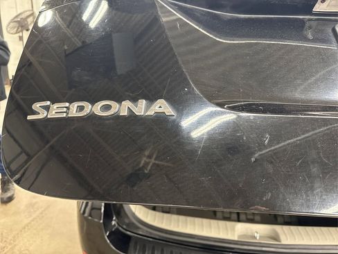 Used 2015 Kia Sedona LX w/ LX Convenience Package image 14