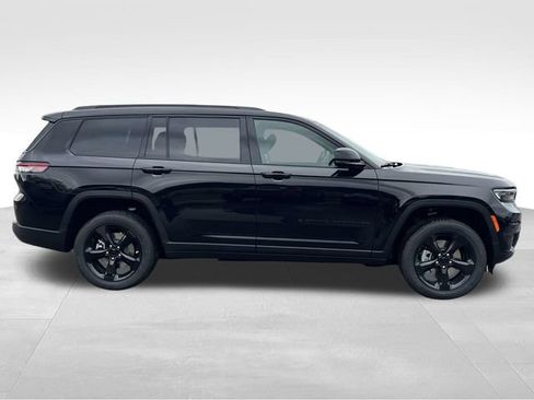 New 2025 Jeep Grand Cherokee L Altitude image 8