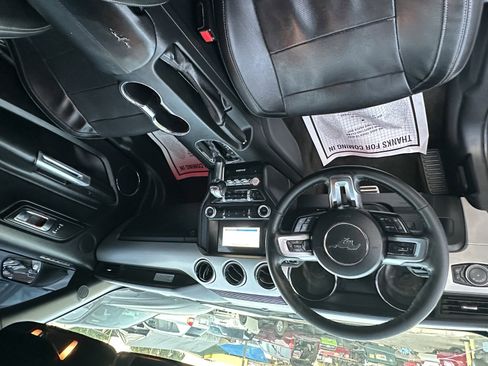 Used 2017 Ford Mustang Premium RWD image 9