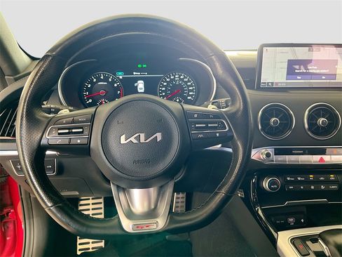 Used 2022 Kia Stinger GT2 image 11