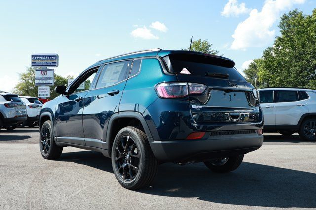 New 2026 Jeep Compass Latitude AWD/4WD image 8