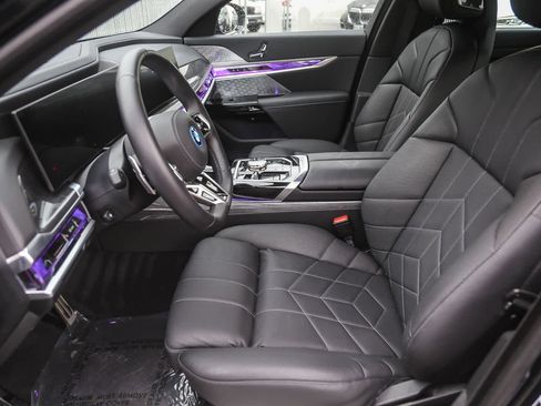 Used 2025 BMW i7 eDrive50 w/ M Sport Package image 14