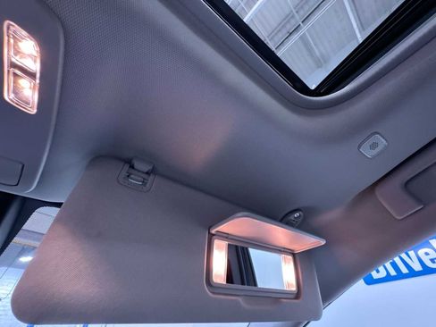 Used 2025 Toyota Sienna XLE w/ XLE Plus Package image 33