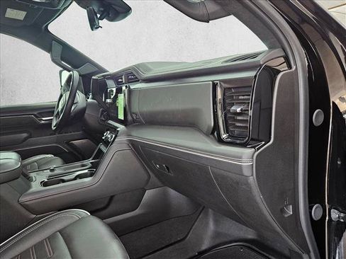 Used 2025 GMC Sierra 2500 AT4X AWD/4WD image 17
