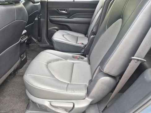 Used 2025 Toyota Grand Highlander AWD image 27