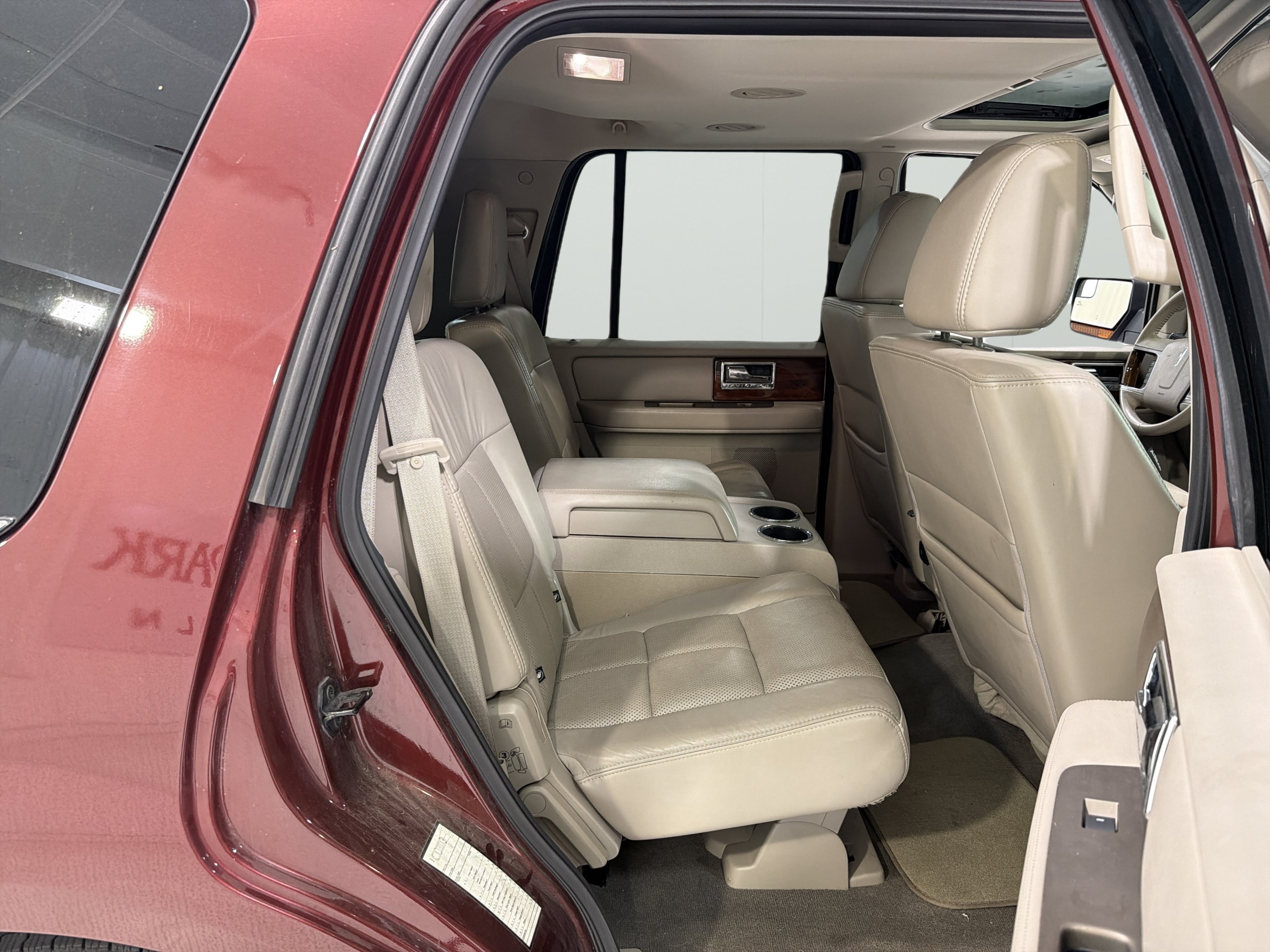 Used 2012 Lincoln Navigator 2WD image 13
