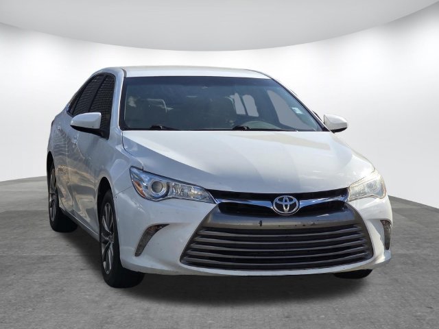 Used 2016 Toyota Camry XLE FWD image 4