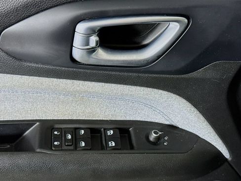 Used 2022 Jeep Compass Latitude w/ Sun and Sound Group AWD/4WD image 25