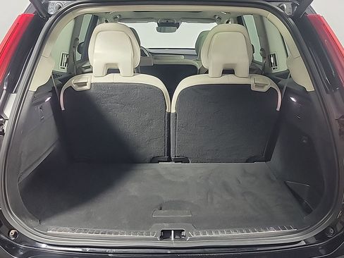 Used 2021 Volvo XC90 T6 Momentum w/ Climate Package image 10
