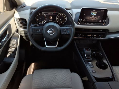 Used 2024 Nissan Rogue SV FWD image 16