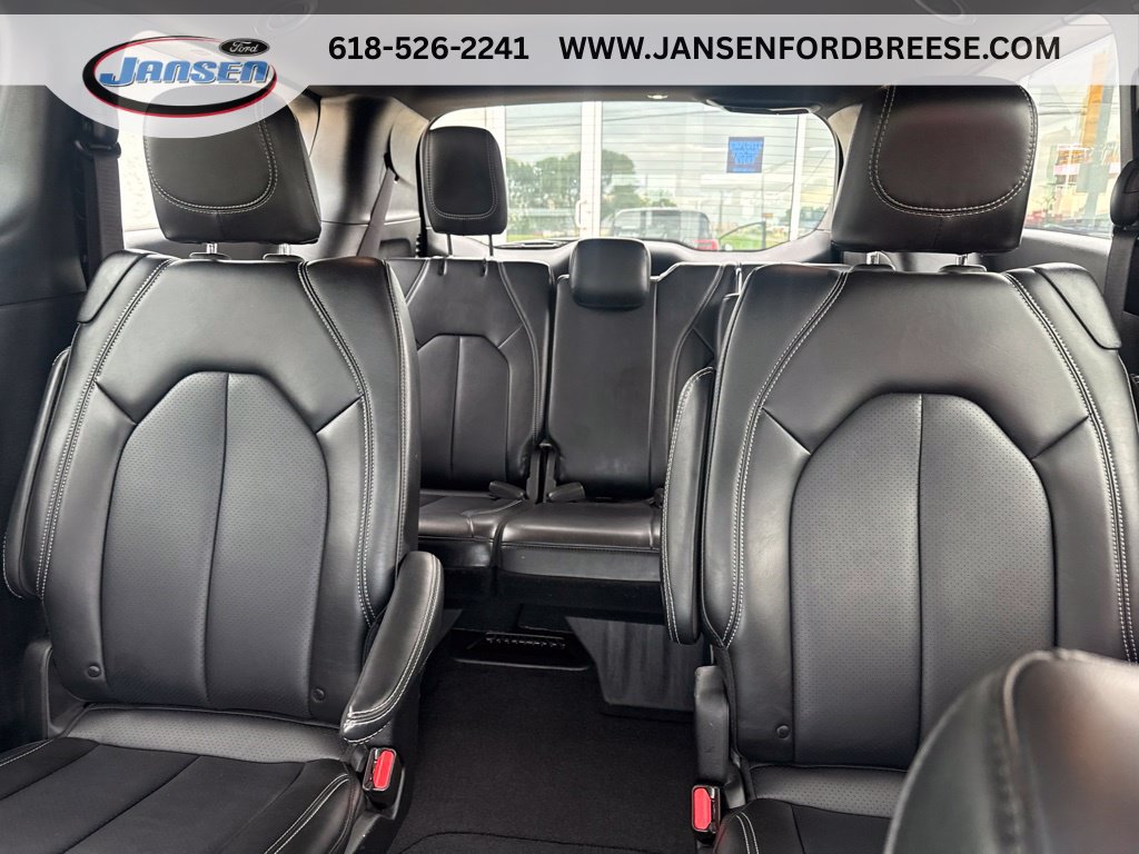 Used 2025 Chrysler Pacifica Select FWD image 14
