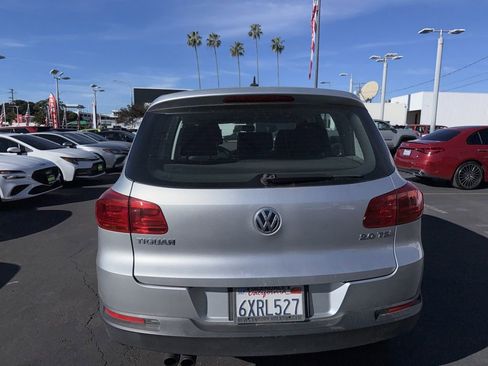 Used 2013 Volkswagen Tiguan S image 7