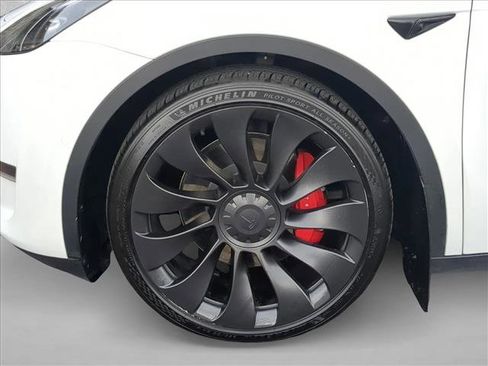 Used 2023 Tesla Model Y Performance image 29